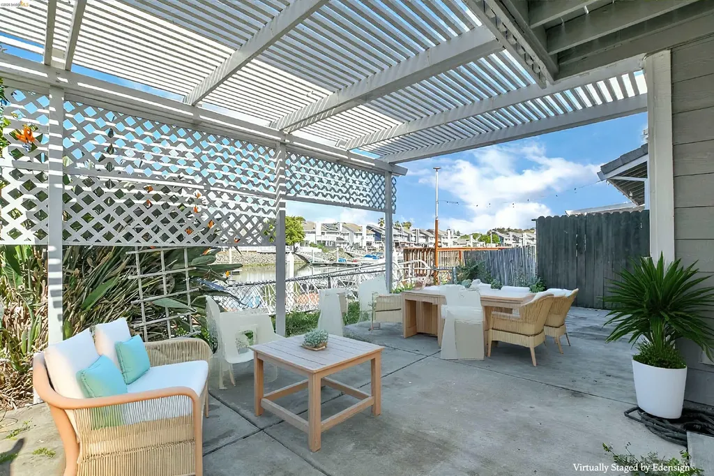 184 Pelican Loop Pittsburg CA 94565
