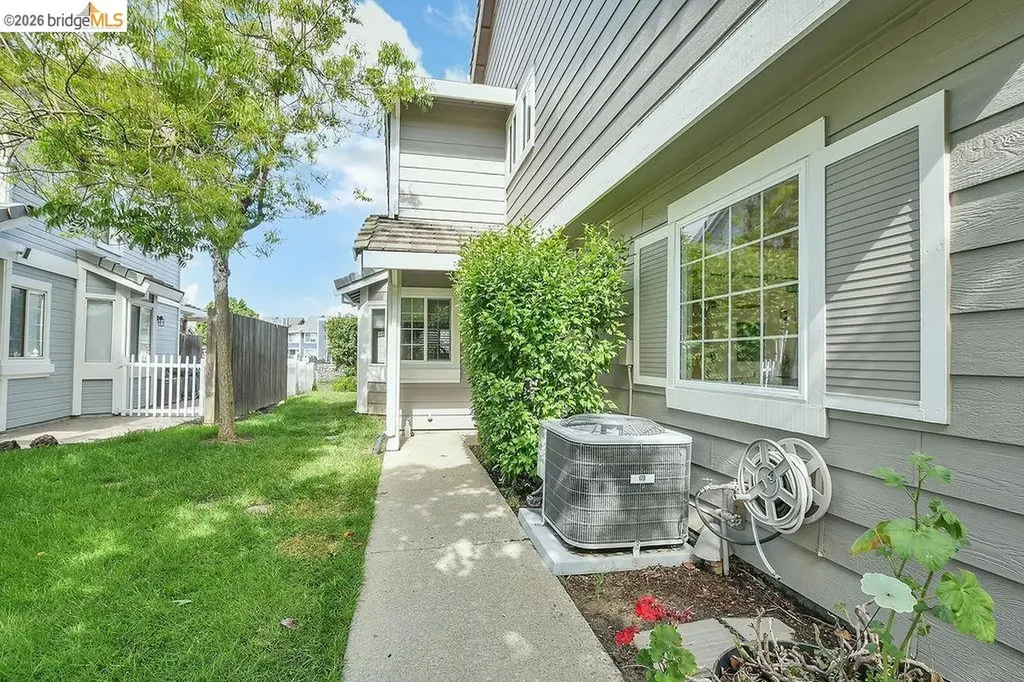 184 Pelican Loop Pittsburg CA 94565