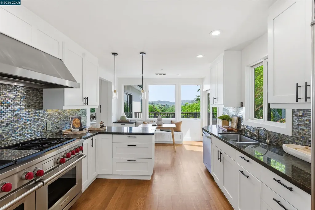 31 Crestview Drive Orinda CA 94563