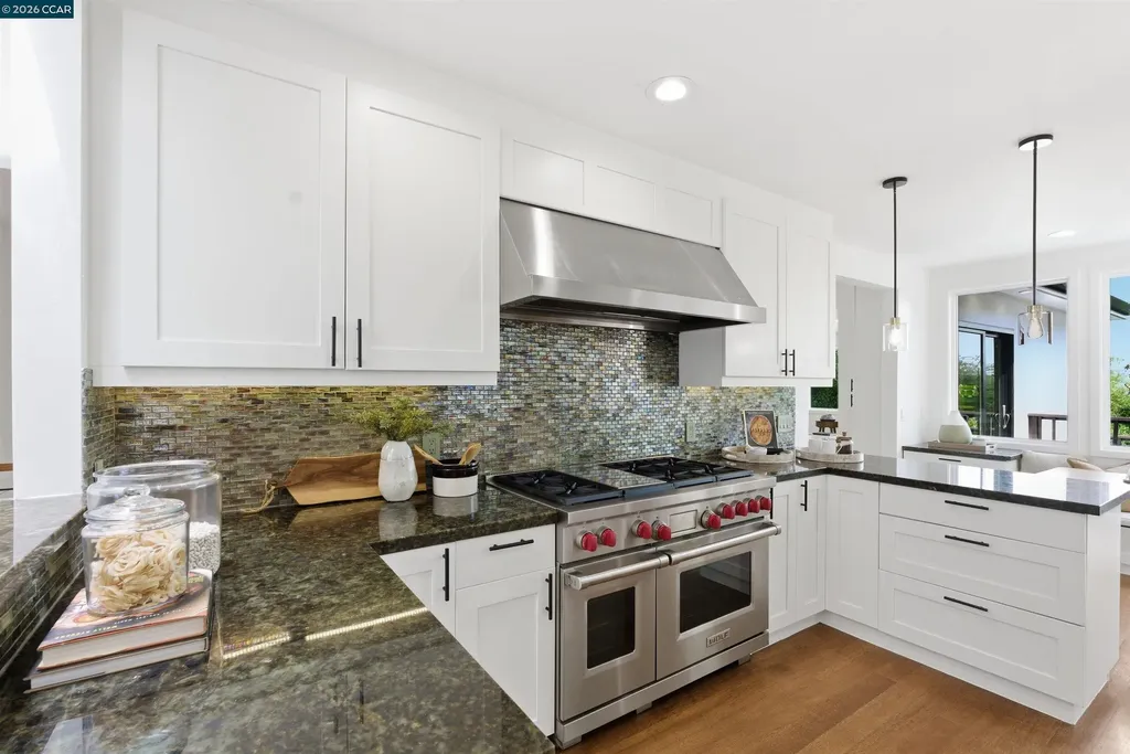 31 Crestview Drive Orinda CA 94563