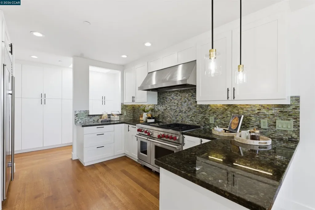 31 Crestview Drive Orinda CA 94563