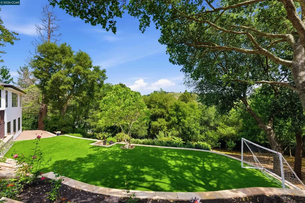 31 Crestview Drive Orinda CA 94563
