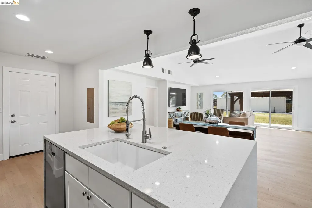 3350 Concord Avenue Brentwood CA 94513