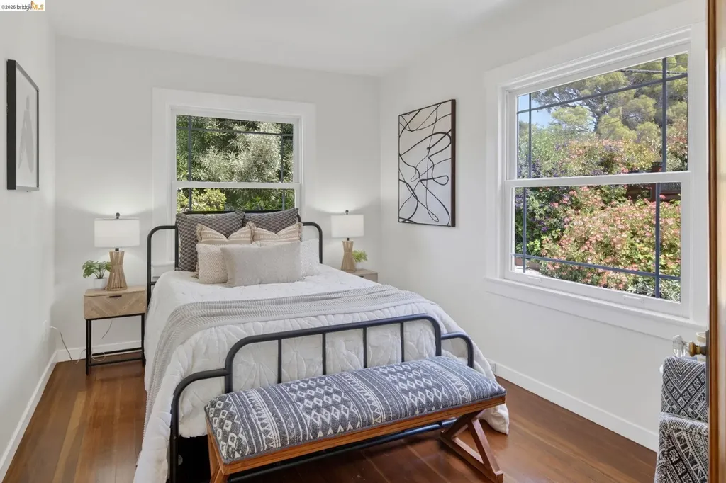 6301 Hillmont Drive Oakland CA 94605