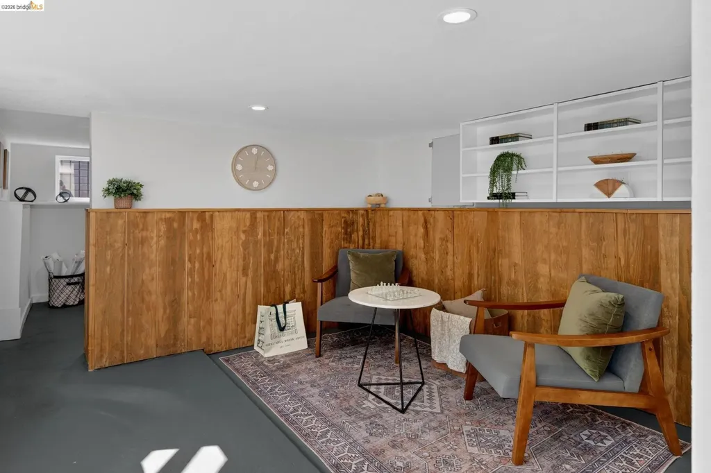 6301 Hillmont Drive Oakland CA 94605