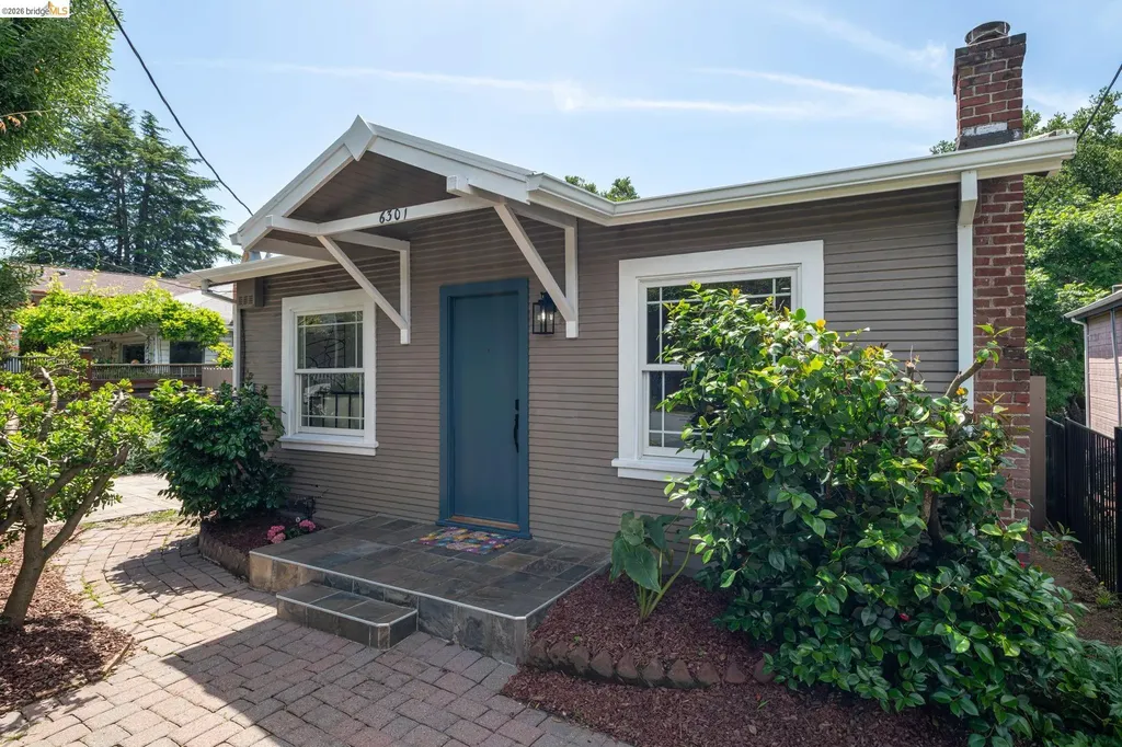 6301 Hillmont Drive Oakland CA 94605