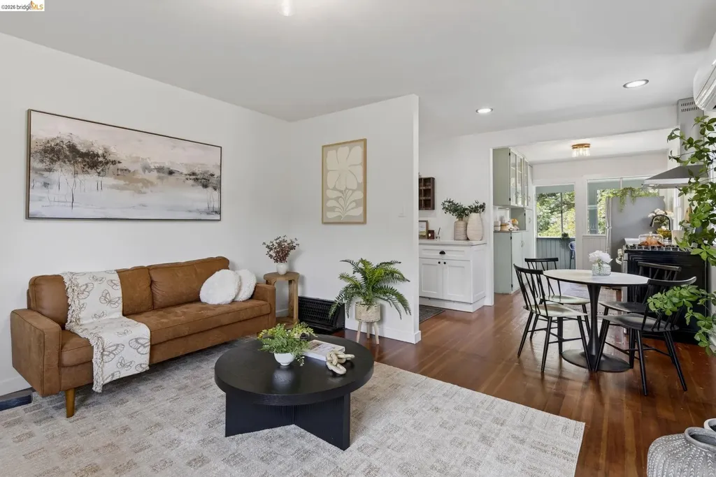 6301 Hillmont Drive Oakland CA 94605