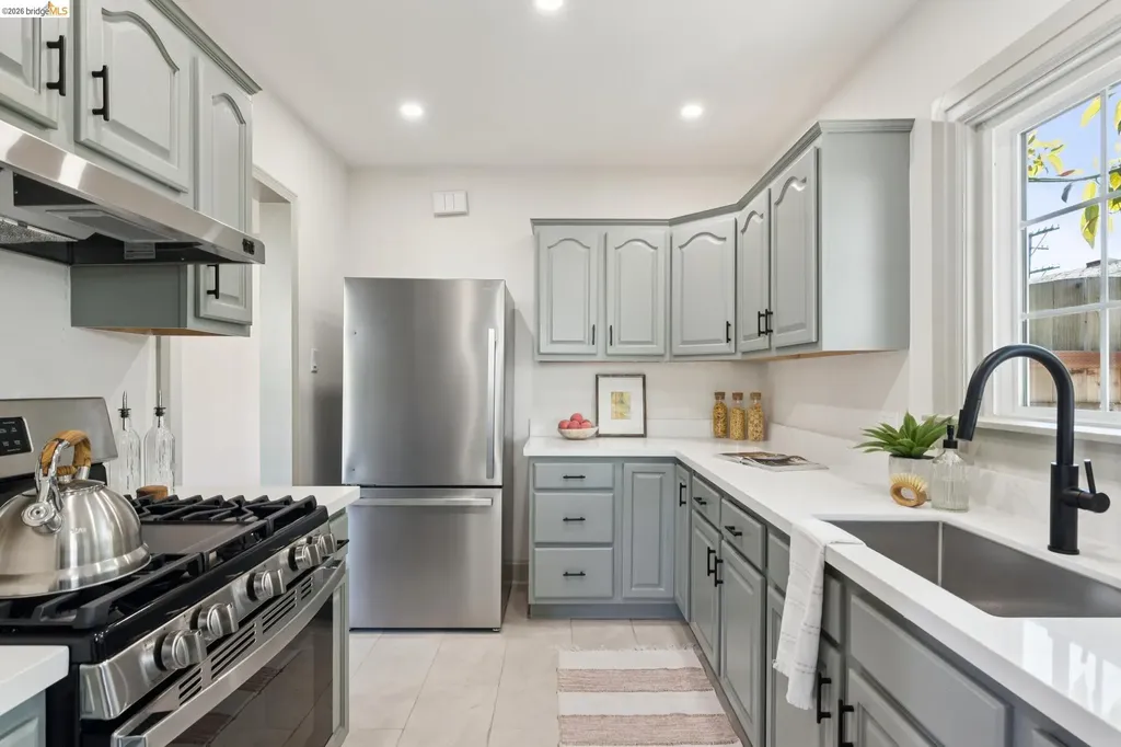 3215 Fruitvale Avenue Oakland CA 94602