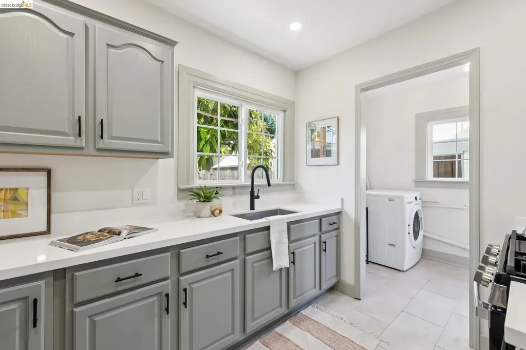 3215 Fruitvale Avenue Oakland CA 94602