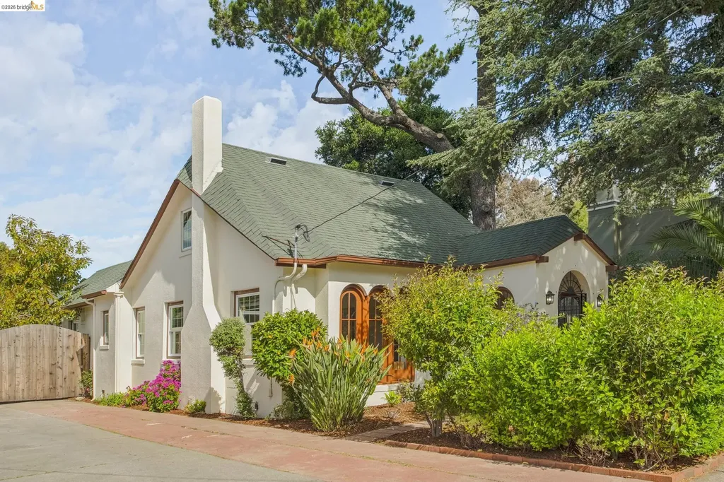 3215 Fruitvale Avenue Oakland CA 94602