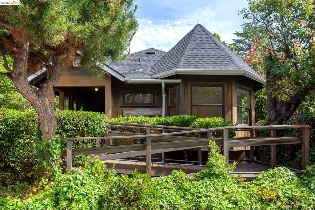 Oakland CA, 42 Linda Avenue
