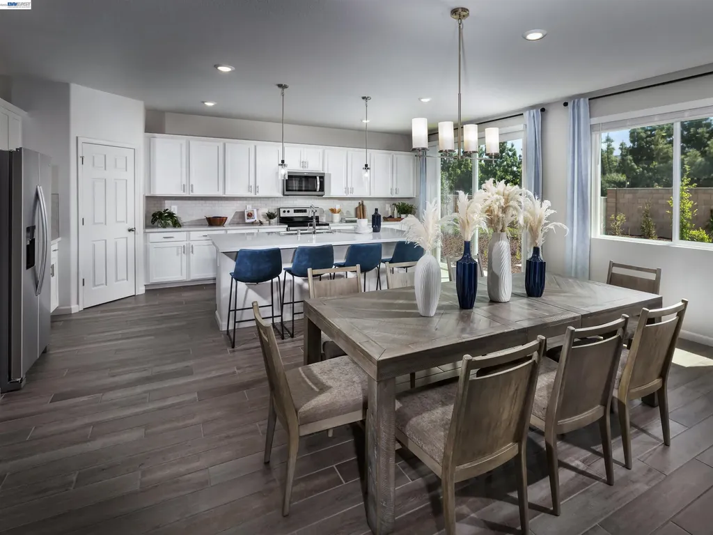 614 Channel Circle Oakley CA 94561
