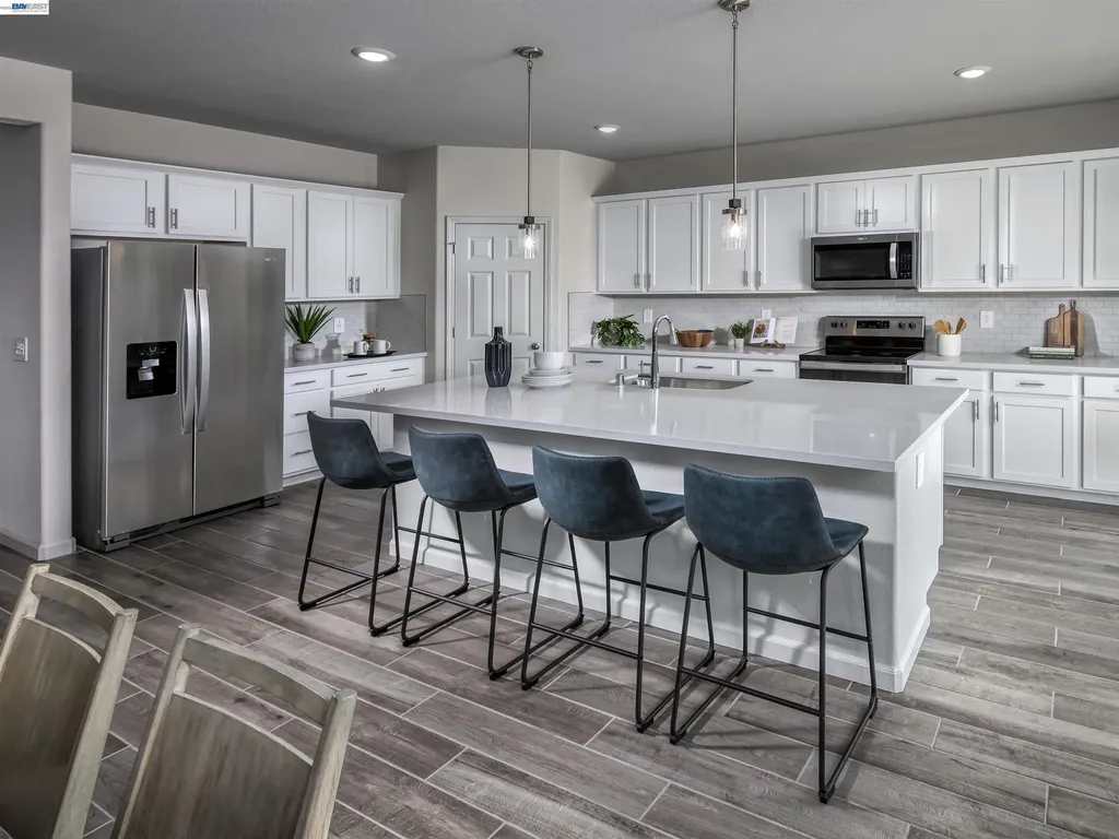 614 Channel Circle Oakley CA 94561