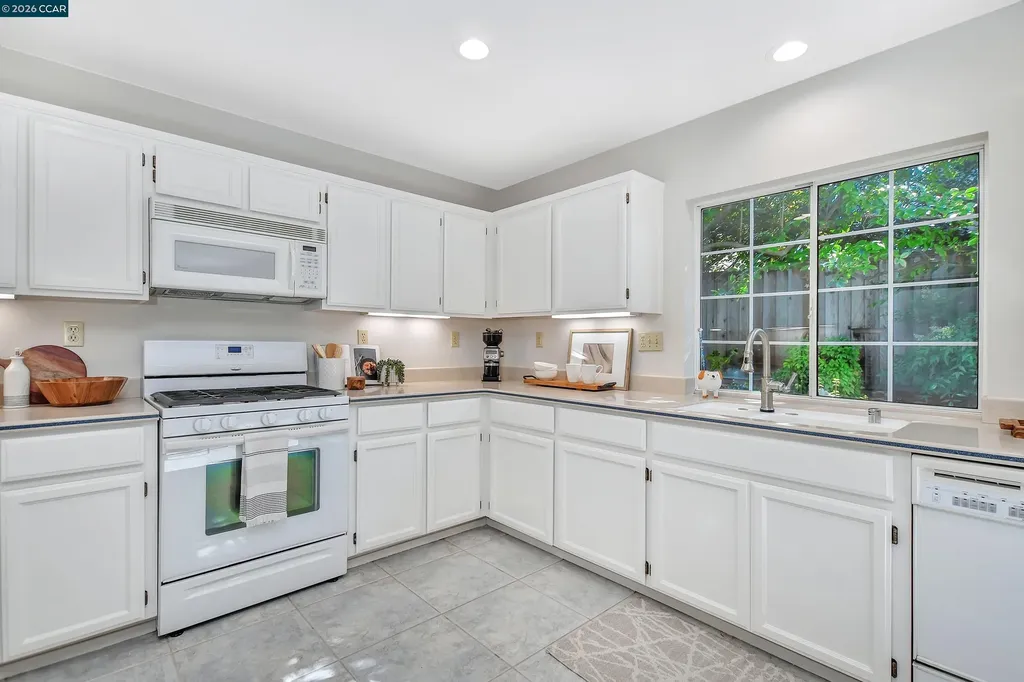 280 Brady Street Martinez CA 94553