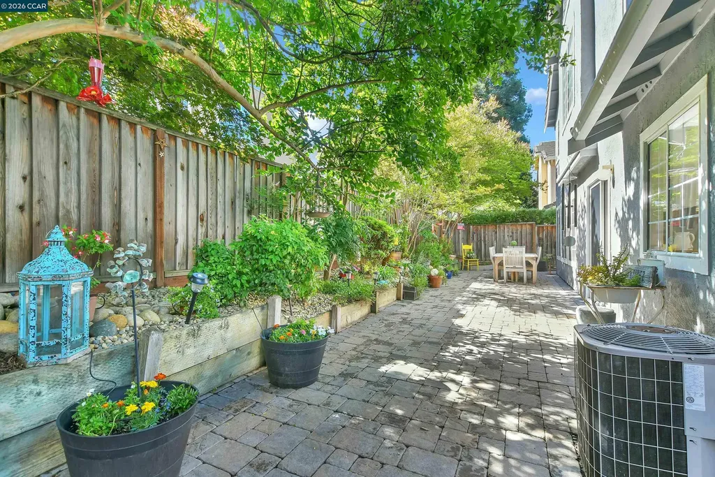 280 Brady Street Martinez CA 94553