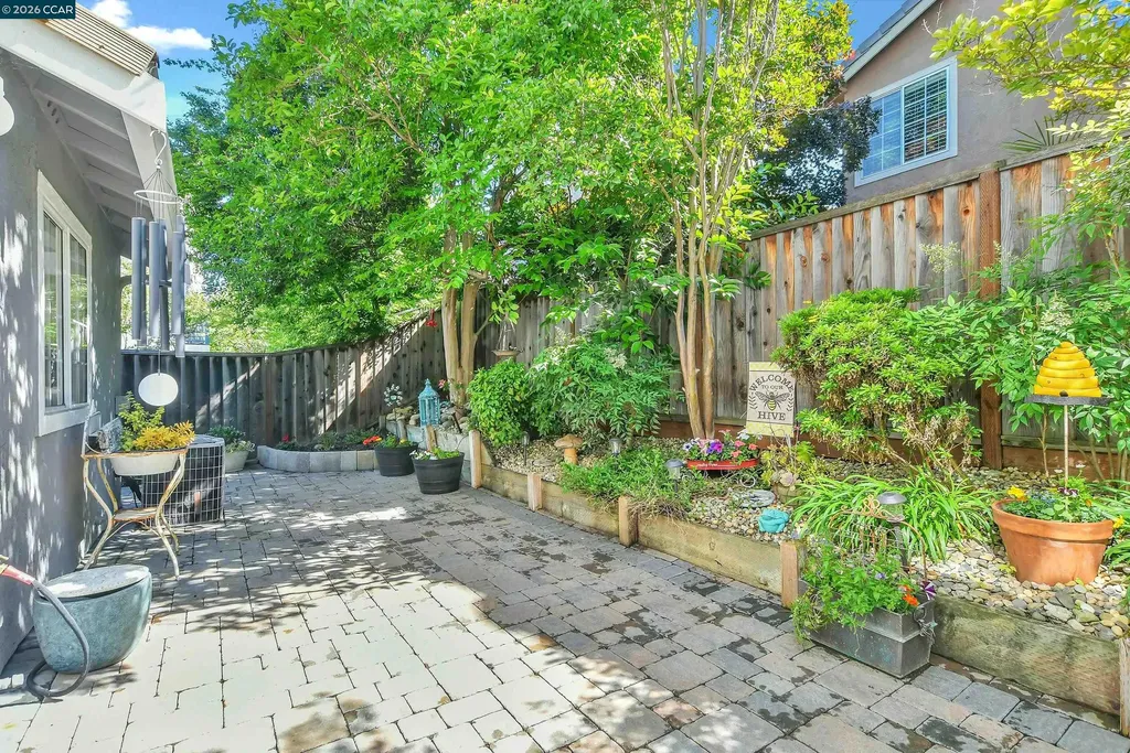 280 Brady Street Martinez CA 94553