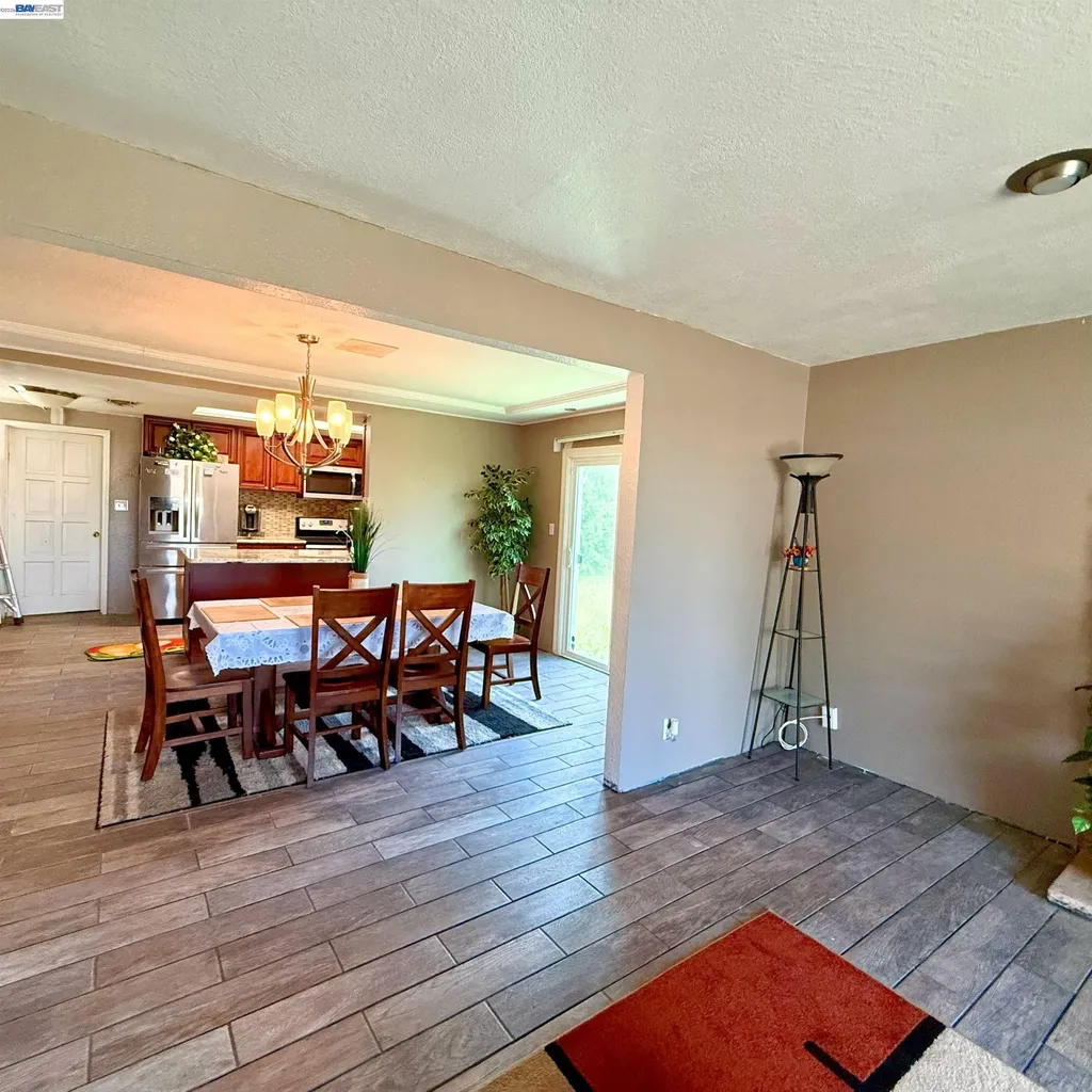 3912 San Juan Avenue Pittsburg CA 94565