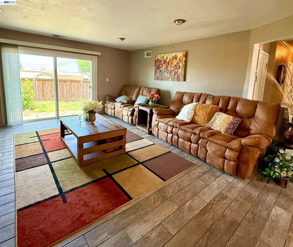 3912 San Juan Avenue Pittsburg CA 94565