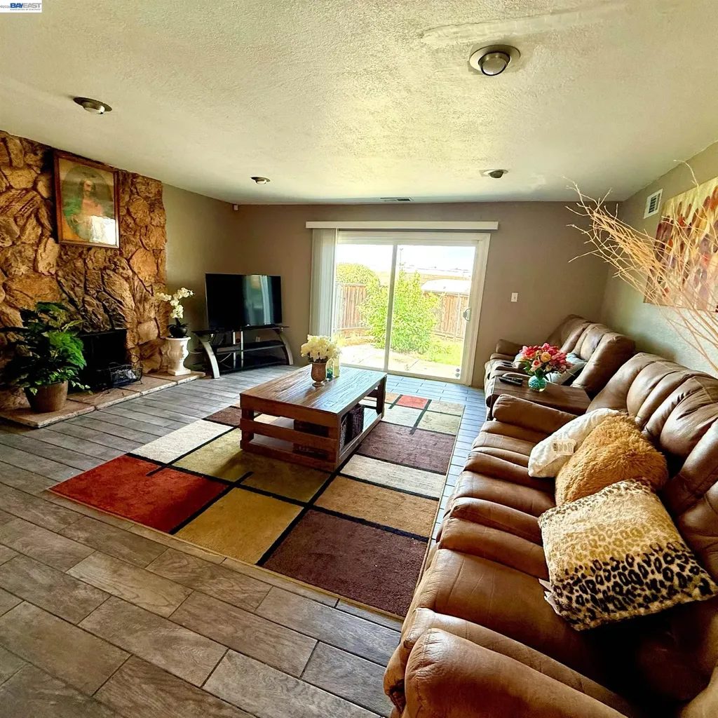 3912 San Juan Avenue Pittsburg CA 94565