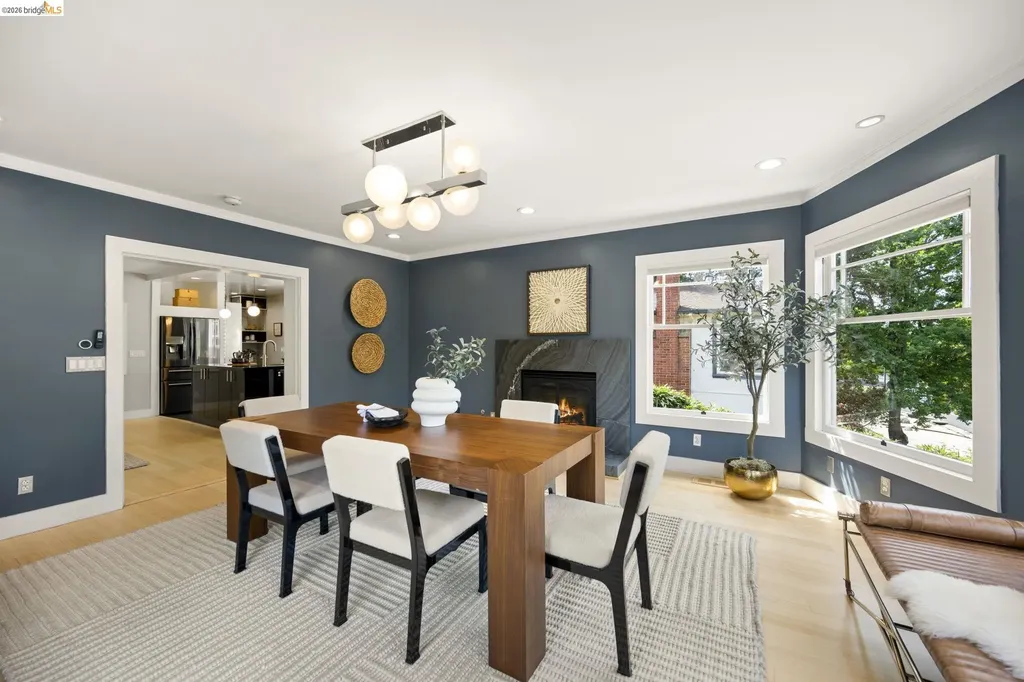 683 Mandana Boulevard Oakland CA 94610