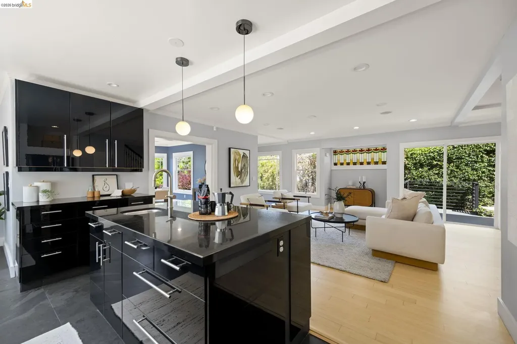 683 Mandana Boulevard Oakland CA 94610