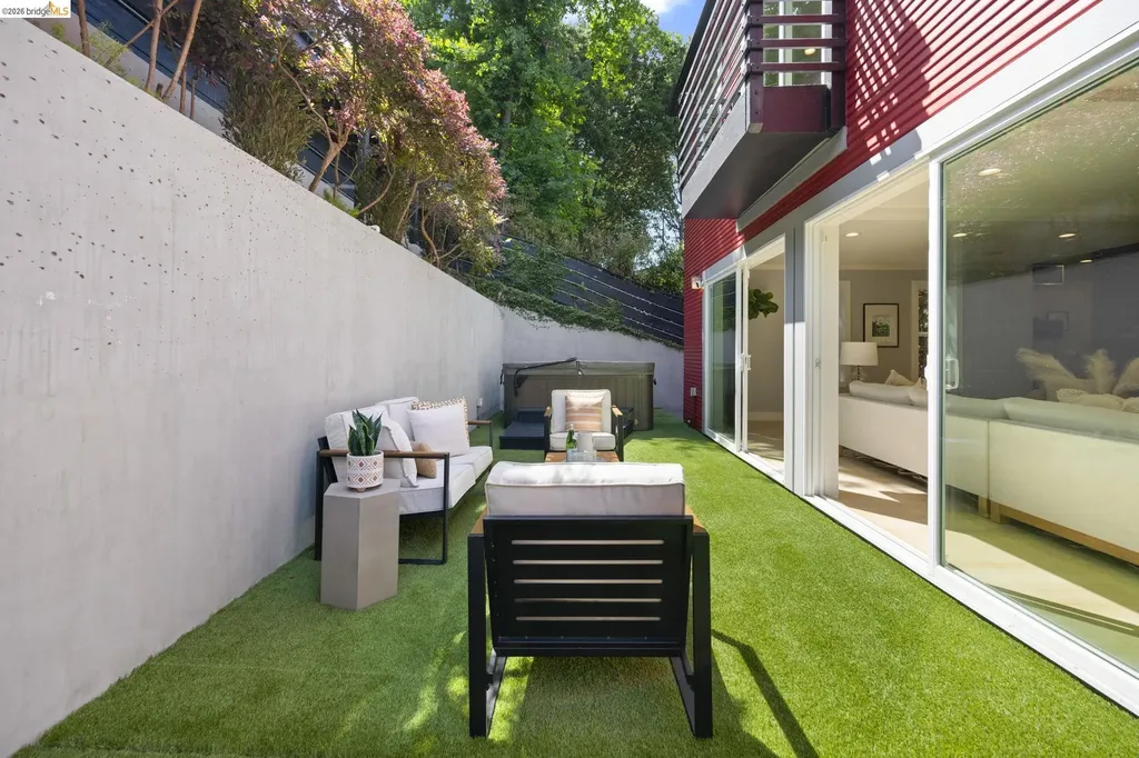 683 Mandana Boulevard Oakland CA 94610