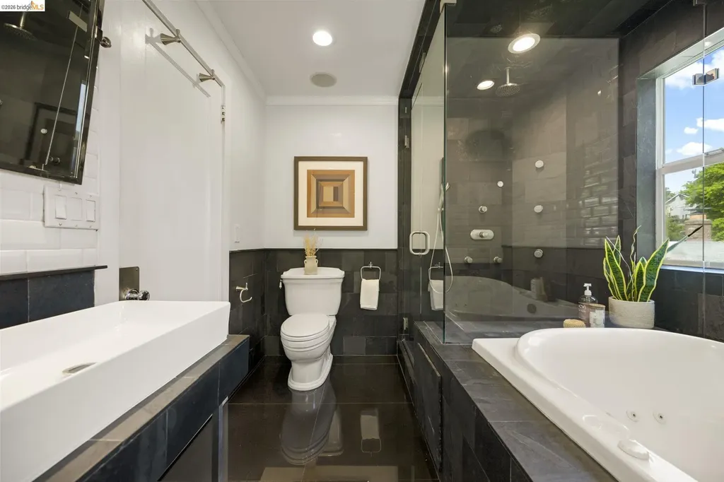 683 Mandana Boulevard Oakland CA 94610