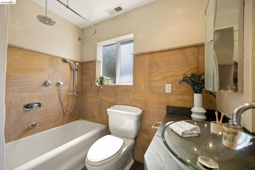683 Mandana Boulevard Oakland CA 94610