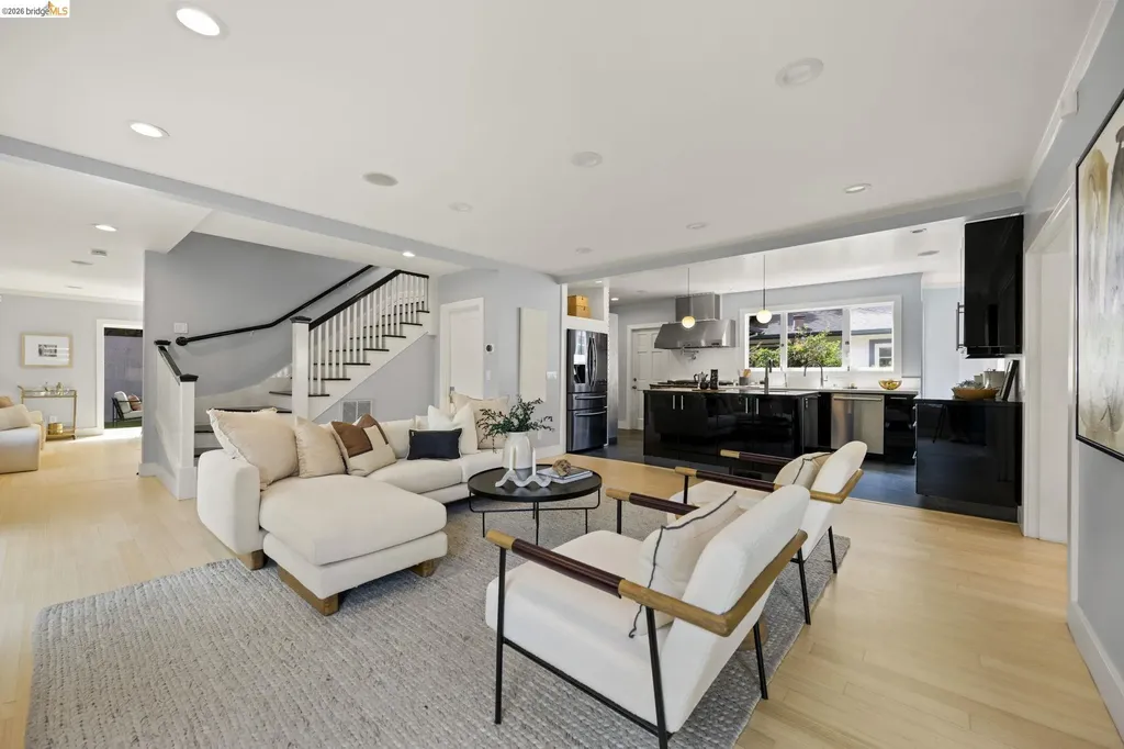 683 Mandana Boulevard Oakland CA 94610