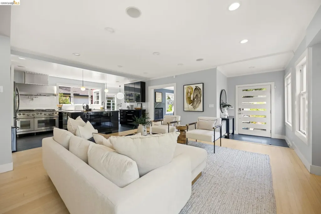 683 Mandana Boulevard Oakland CA 94610