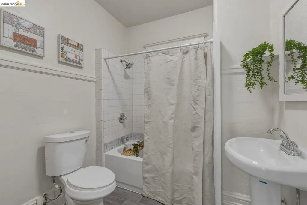 523 25th Street Oakland CA 94612