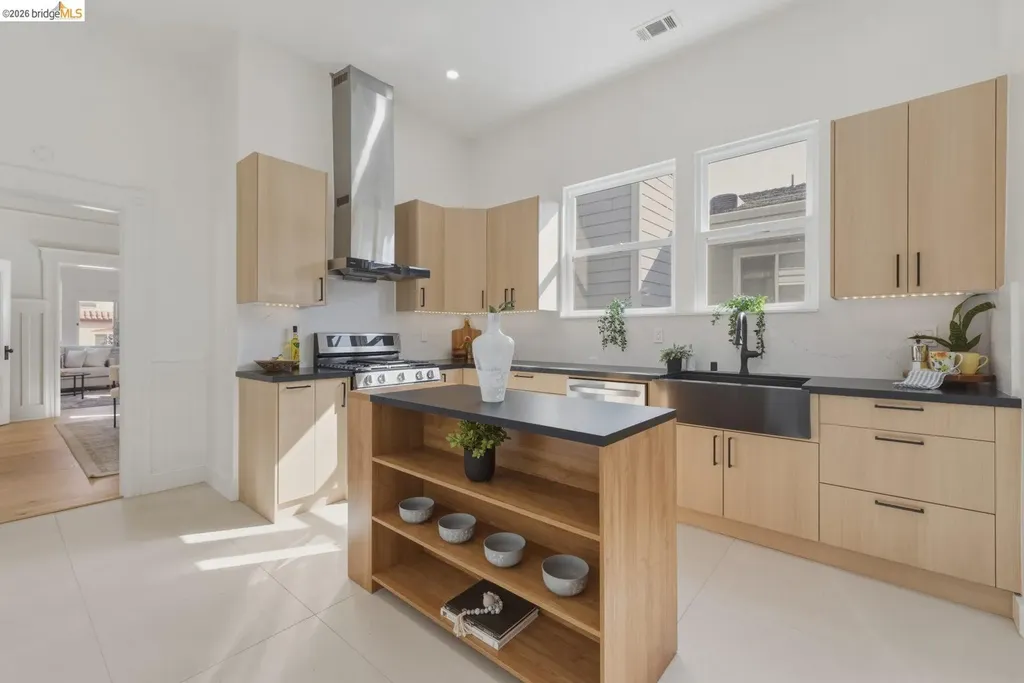 523 25th Street Oakland CA 94612