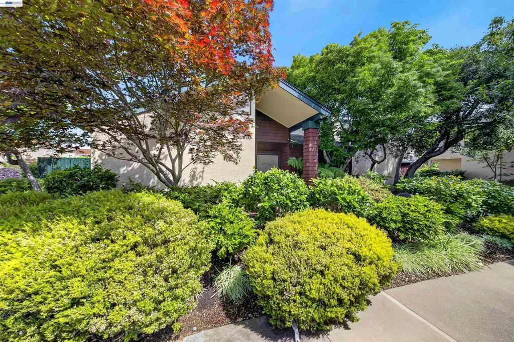 202 Baywood Road Alameda CA 94502