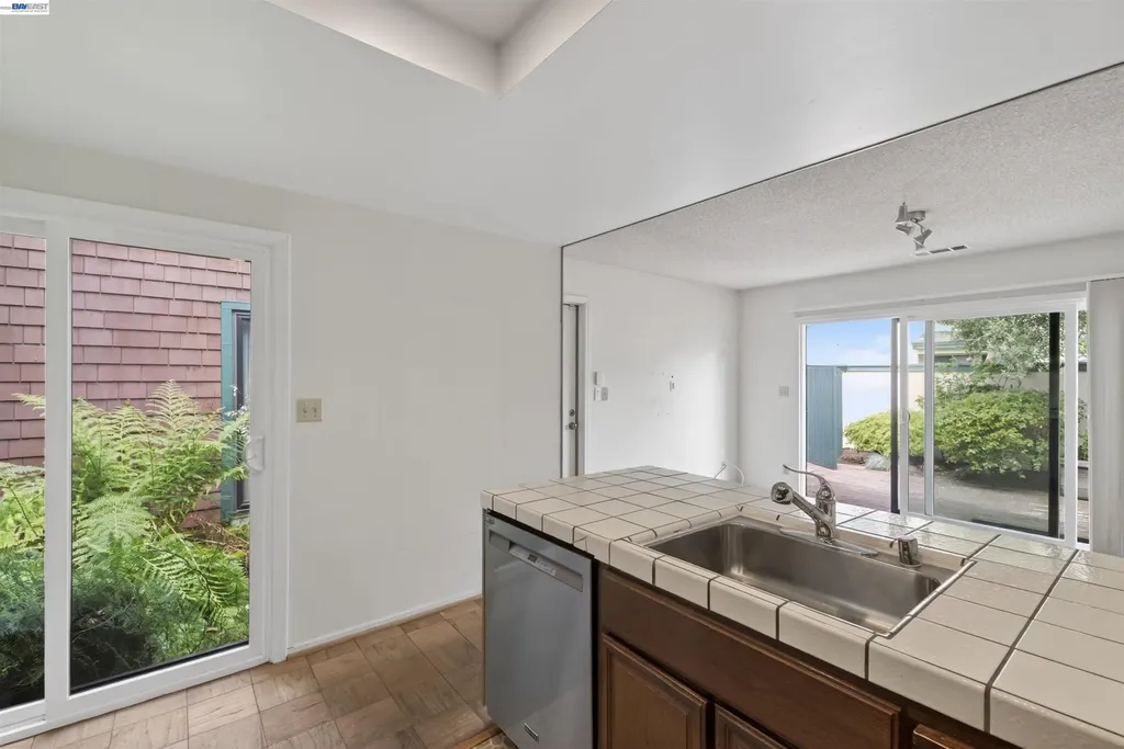 202 Baywood Road Alameda CA 94502