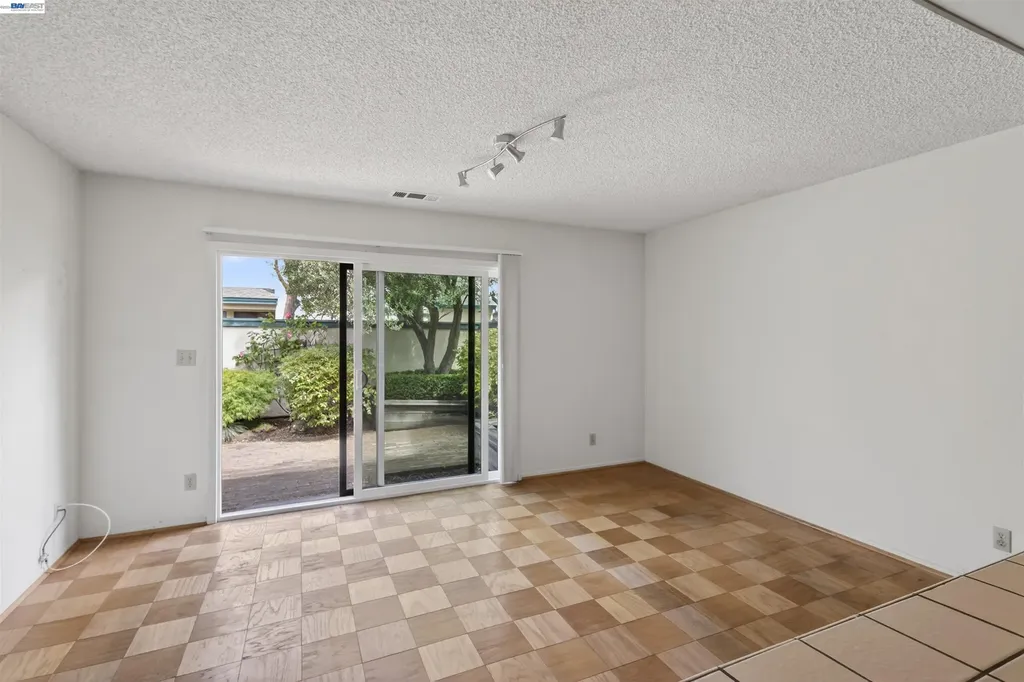 202 Baywood Road Alameda CA 94502