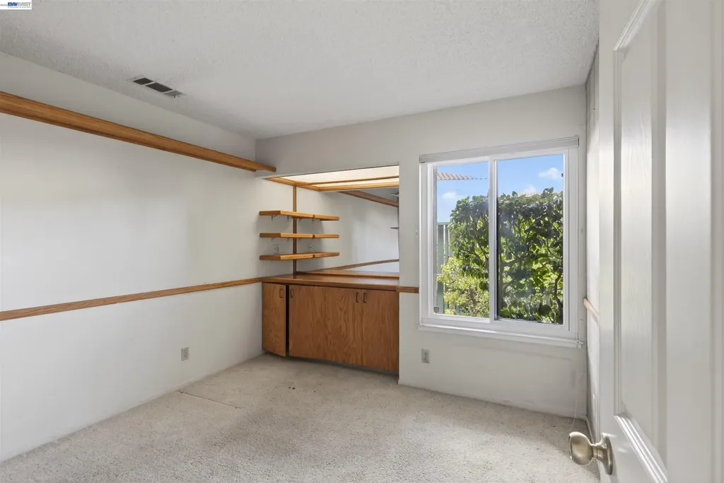 202 Baywood Road Alameda CA 94502