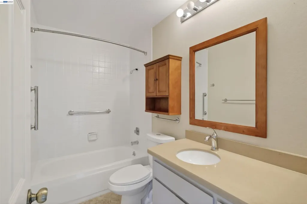 202 Baywood Road Alameda CA 94502