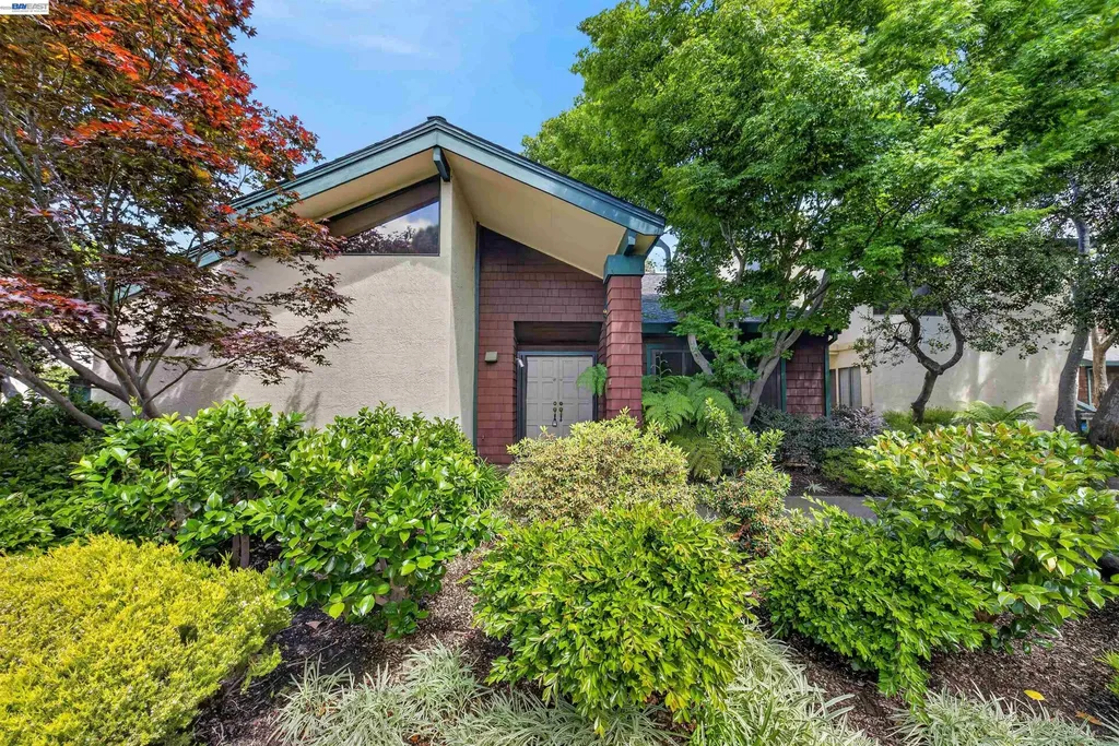 202 Baywood Road Alameda CA 94502