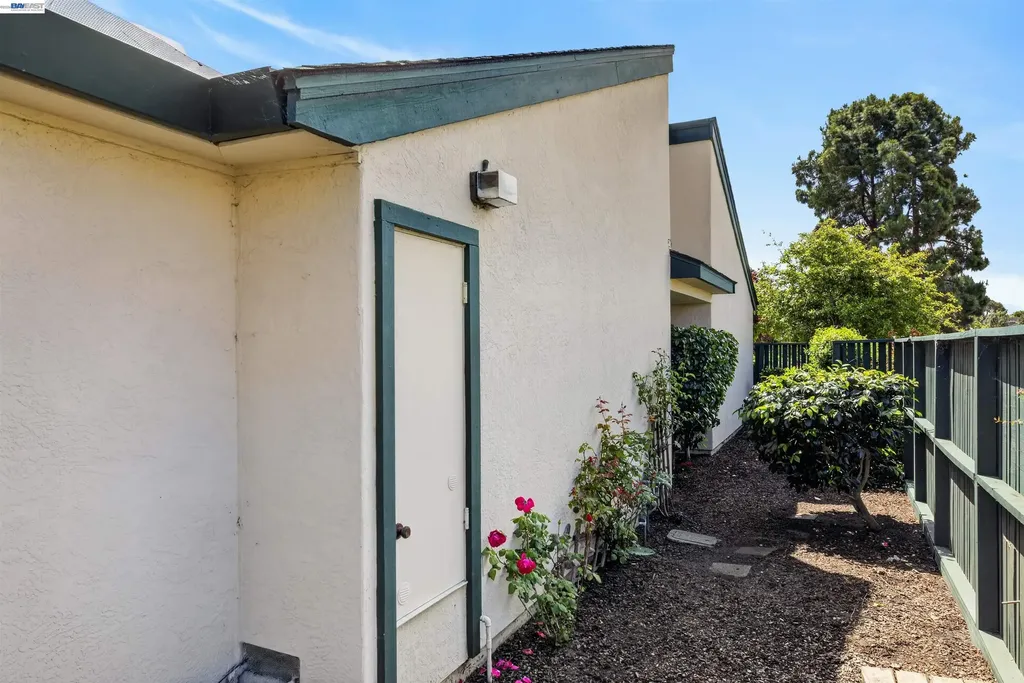 202 Baywood Road Alameda CA 94502