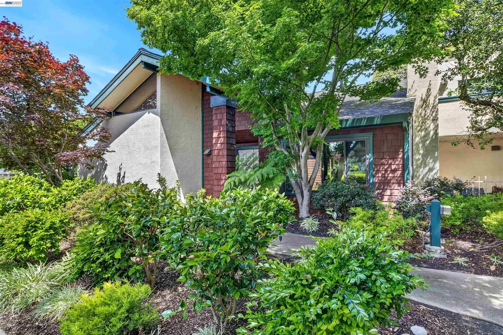 202 Baywood Road Alameda CA 94502