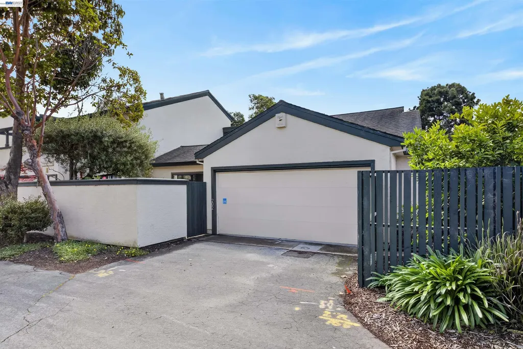 202 Baywood Road Alameda CA 94502