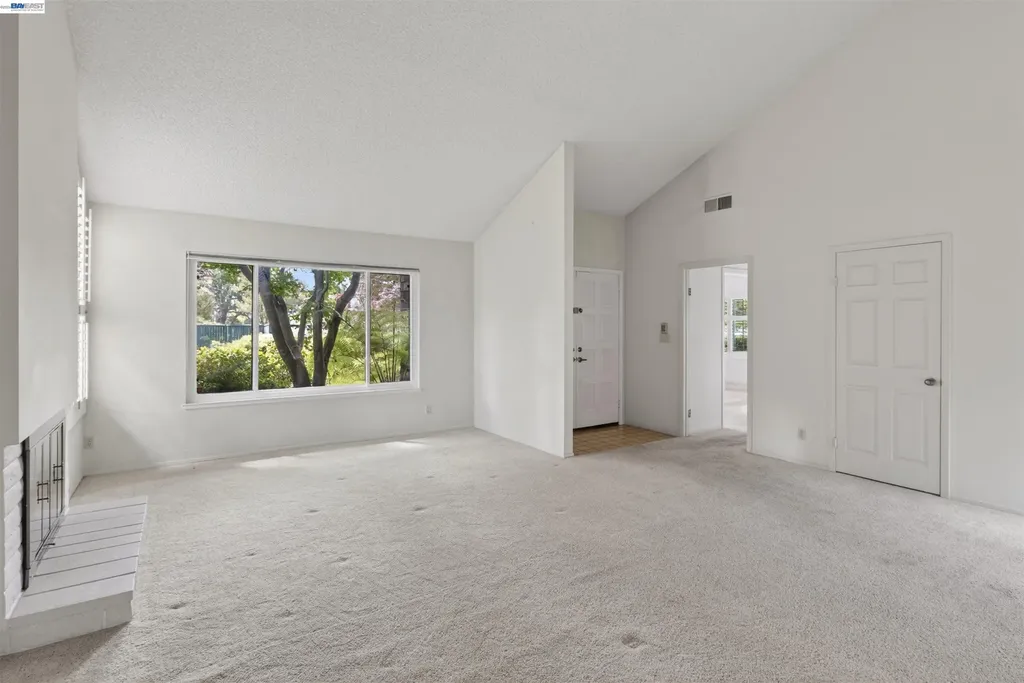 202 Baywood Road Alameda CA 94502