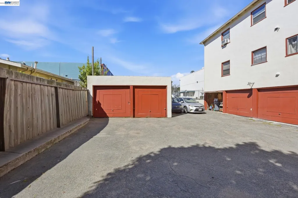 712 Santa Clara Avenue Alameda CA 94501