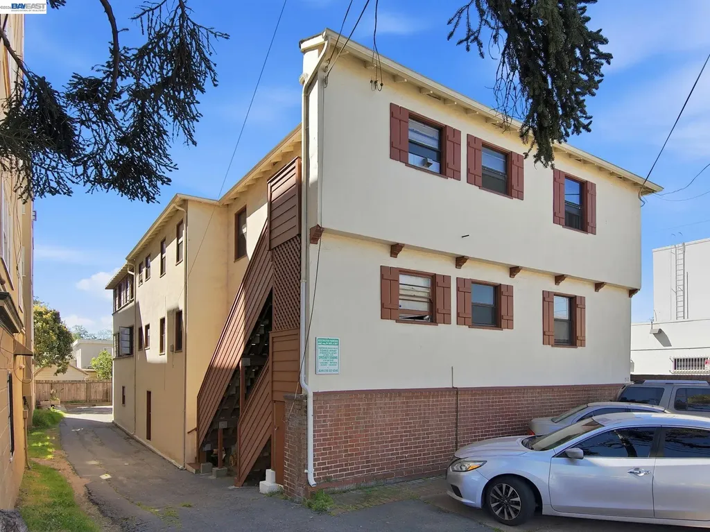712 Santa Clara Avenue Alameda CA 94501