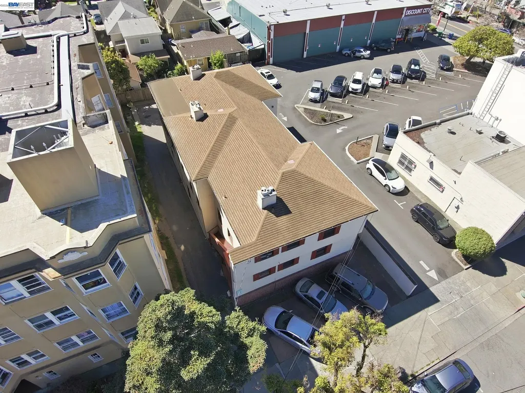 712 Santa Clara Avenue Alameda CA 94501