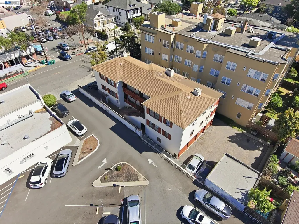712 Santa Clara Avenue Alameda CA 94501