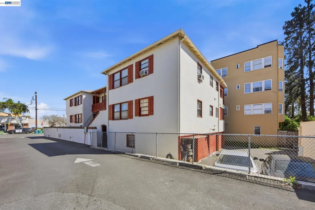 712 Santa Clara Avenue Alameda CA 94501