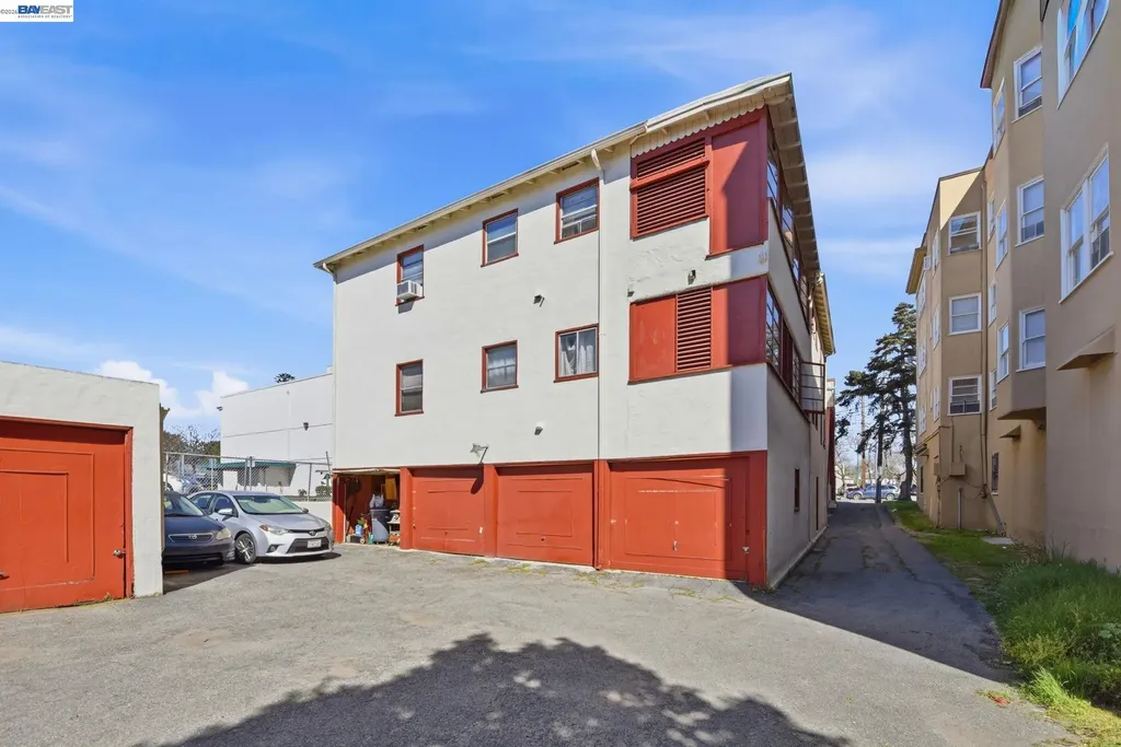 712 Santa Clara Avenue Alameda CA 94501