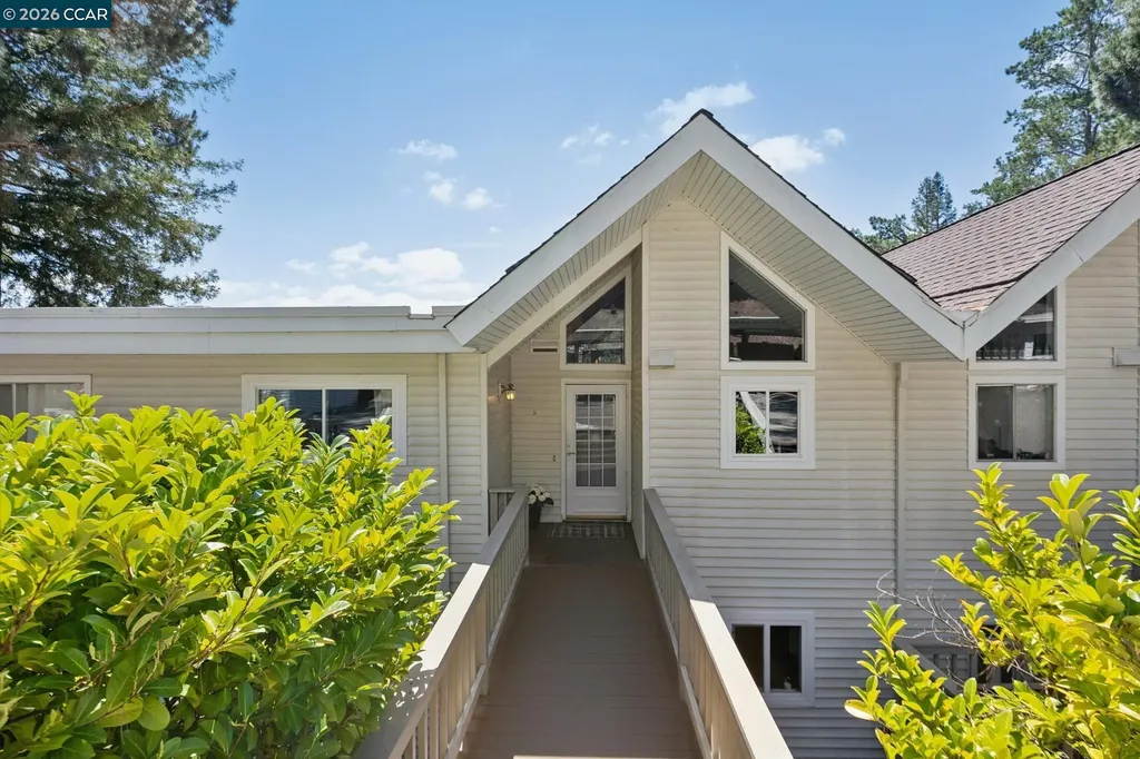 124 Ascot Court Moraga CA 94556