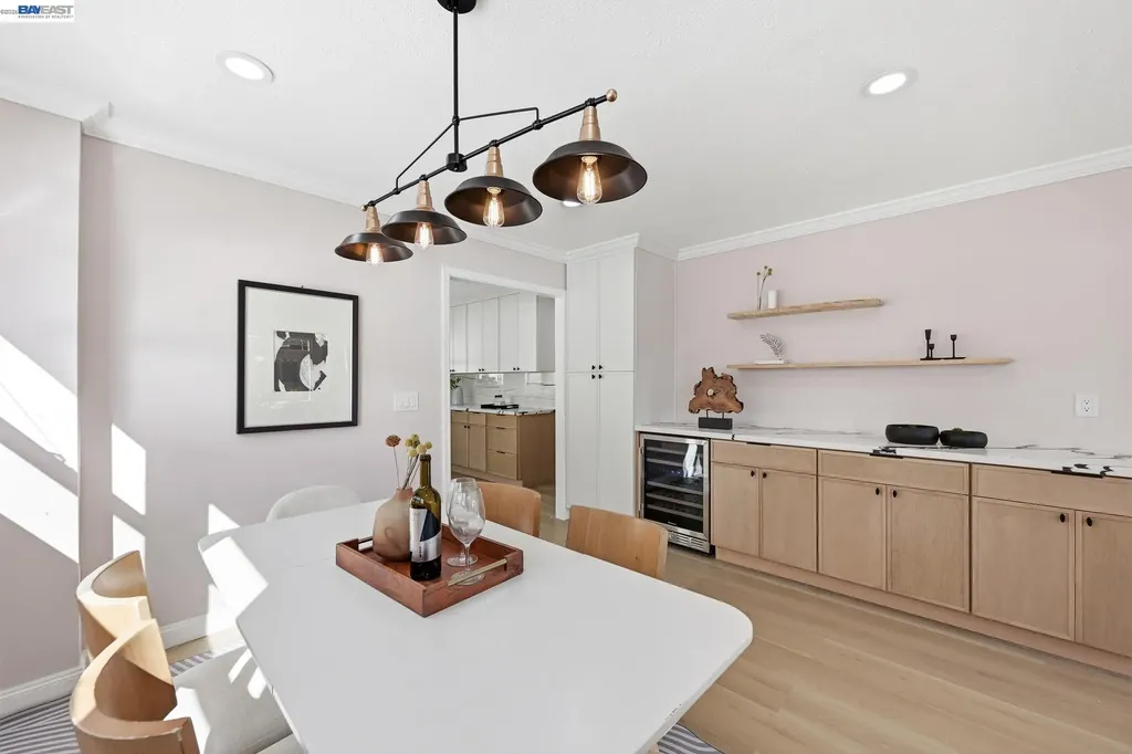 3277 Sterling Avenue Alameda CA 94501